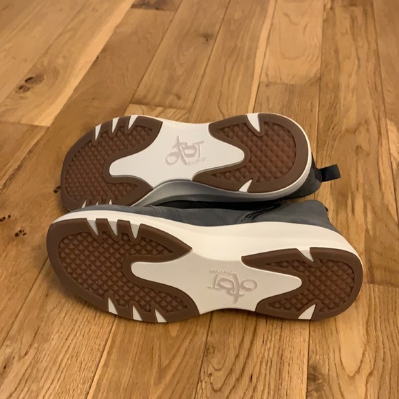 NWT OTBT bethel - Picture 5 of 7